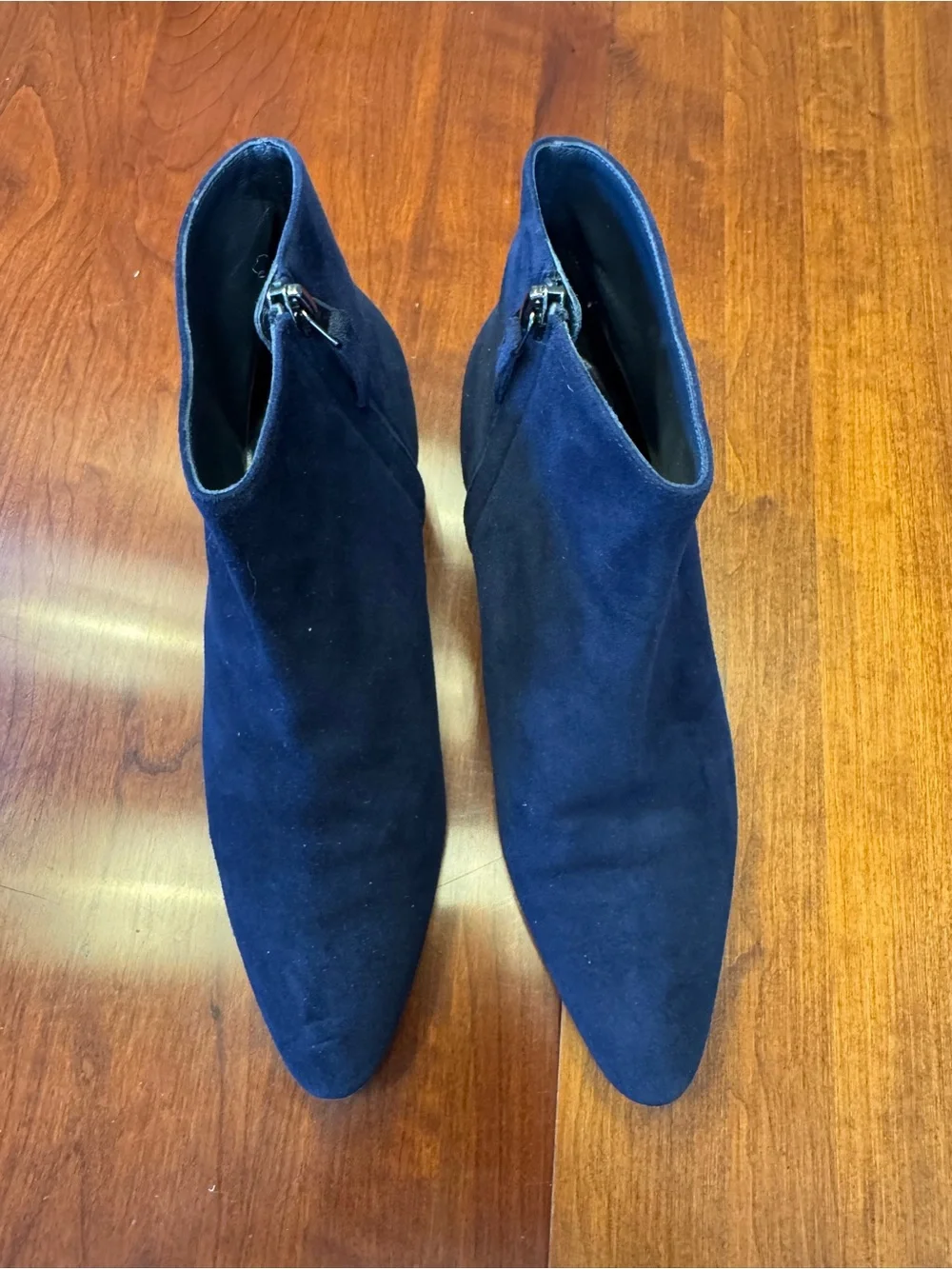 Manolo Blahnik sleek navy